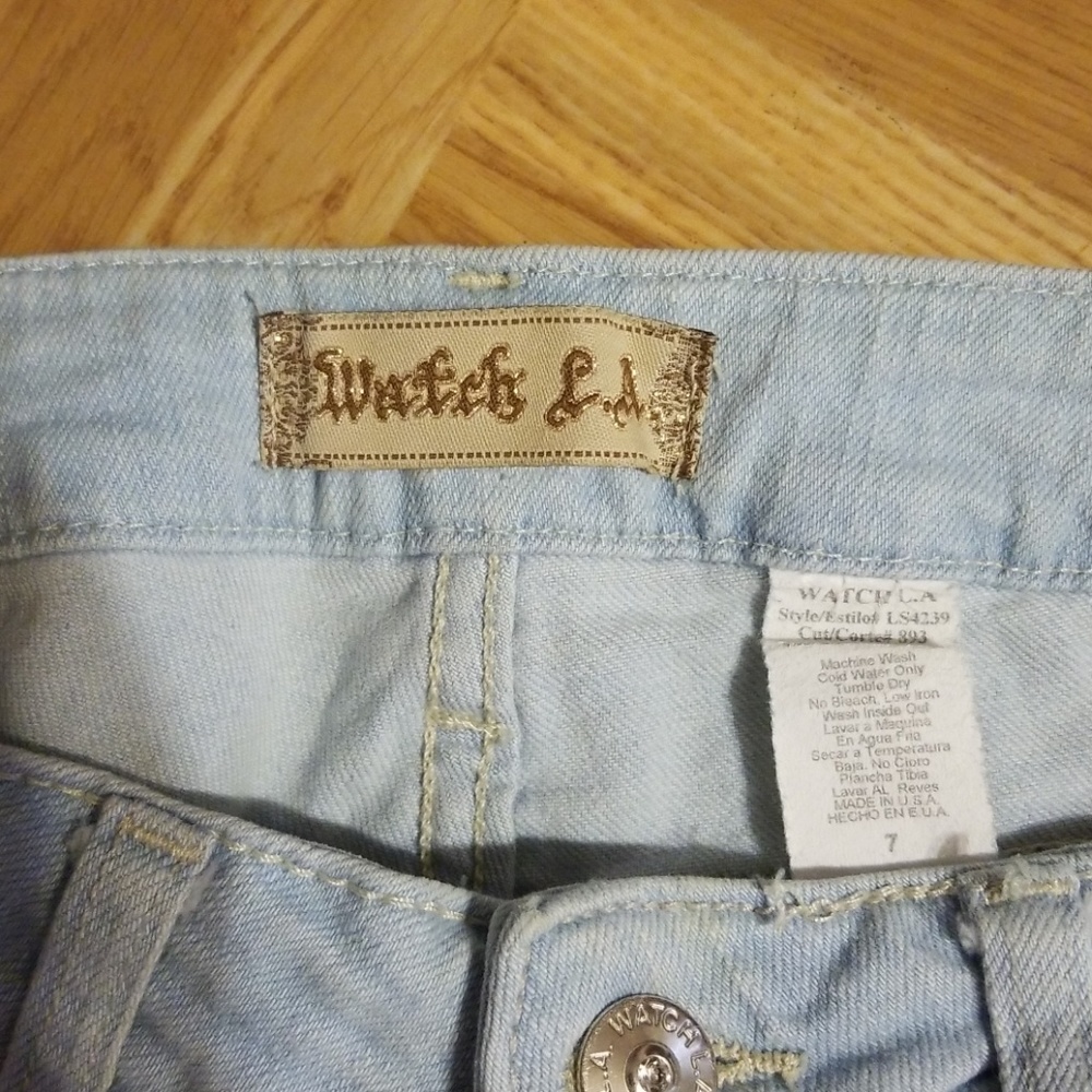 Shorts - Picture 3 of 3